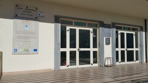 Liceo-Scientifico-Pisacane-Padula-500x281