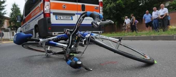 incidente-stradale-salerno-ciclista-morto-caduta