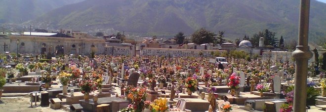 cimitero-angri-sepolture-bloccate-esumazioni