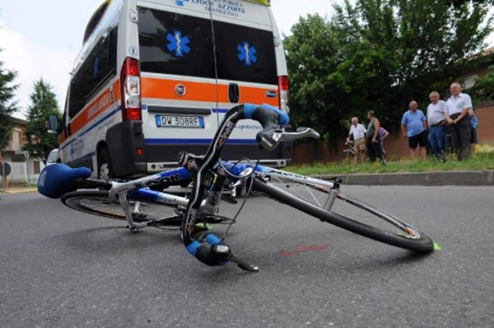 ciclista investito ambulanza