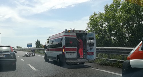 tangenziale-salerno-traffico-incidente-ambulanza-4