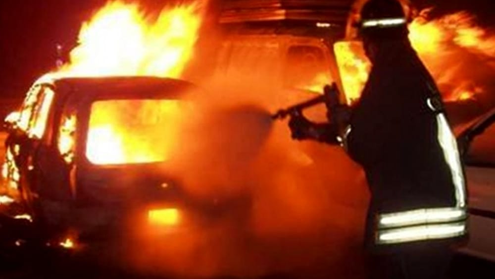 incendio-scafati-tre-auto-distrutte-fiamme