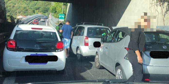 incidente-autostrada-salerno-auto-traffico