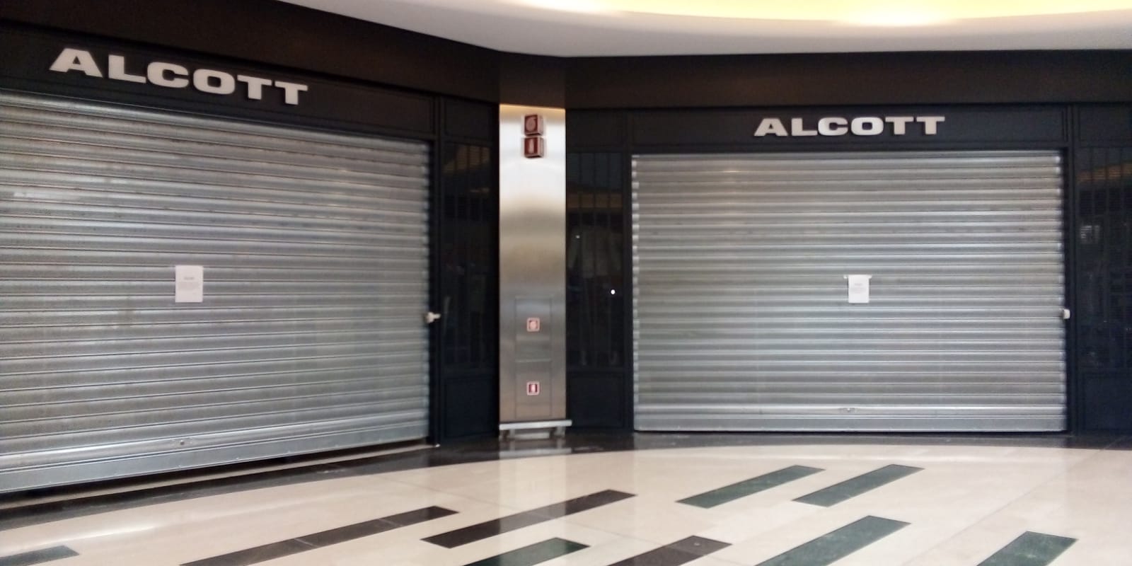 Eboli, al centro commerciale Le Bolle decine di negozi chiusi per coronavirus