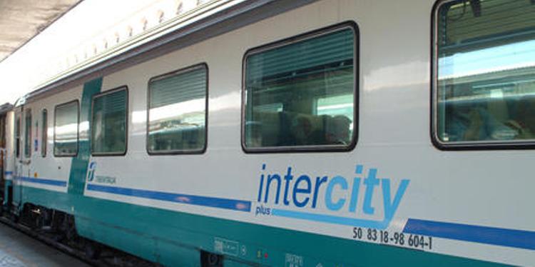danni-linea-ferroviaria-ritardo-intercity-torino-salerno