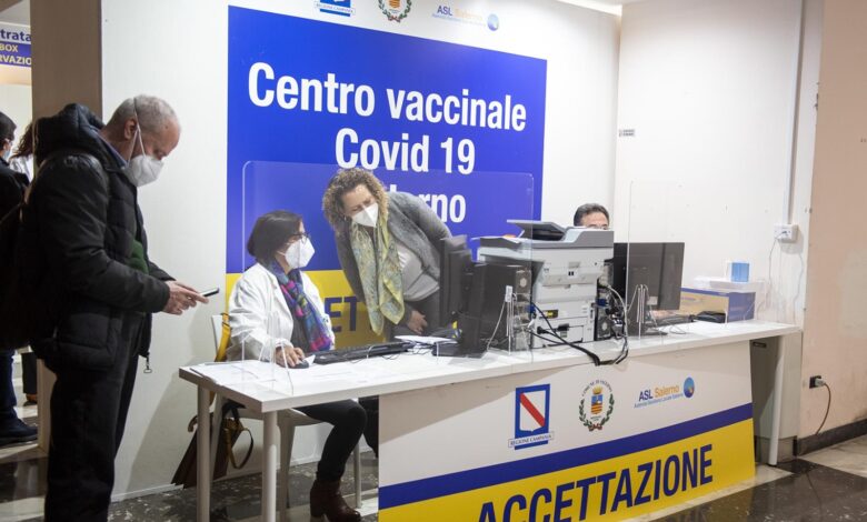 covid-inaugurato-centro-vaccinale-salerno-teatro-augusteo