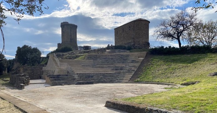 ascea-completato-restauro-teatro-greco-romano-velia