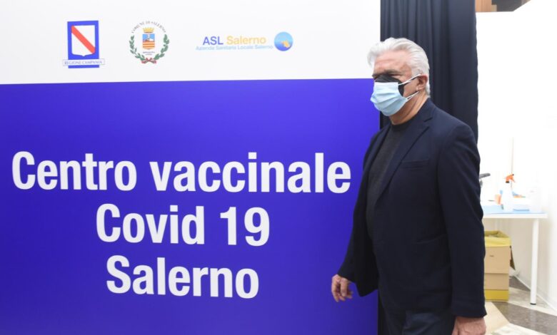 covid-inaugurato-centro-vaccinale-salerno-teatro-augusteo