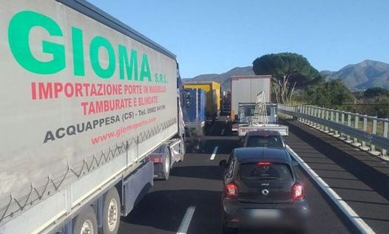 incidente-autostrada-salerno-baronissi-feriti-oggi-cosa-successo