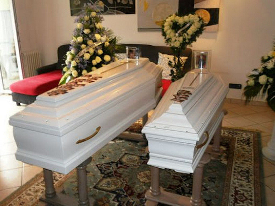 funerali-antonietta-delli-santi-sharon-montano-antilia-covid