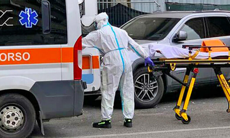 Tragedia sul lavoro ad Eboli, dove una donna, addetta di una ditta di pulizie, è morta dopo aver accusato un malore