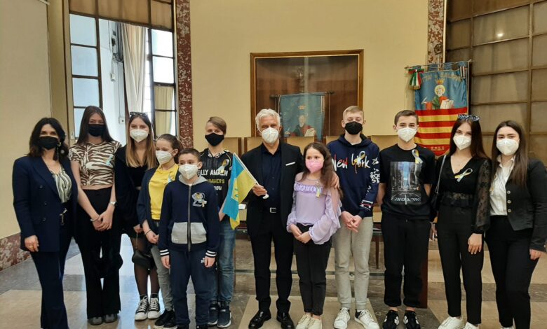 sindaco-salerno-incontra-studenti-ucraini-rifugiati