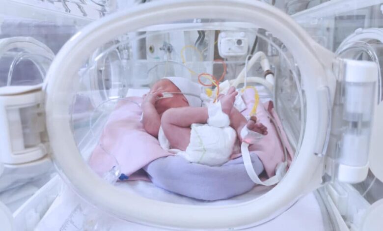 bambino-nato-prematuro-salerno-1-maggio