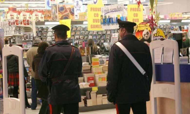latitante-arrestato-pagani-fermato-carabinieri-supermercato