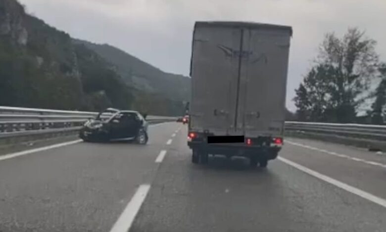 incidente auto a2 mediterraneo