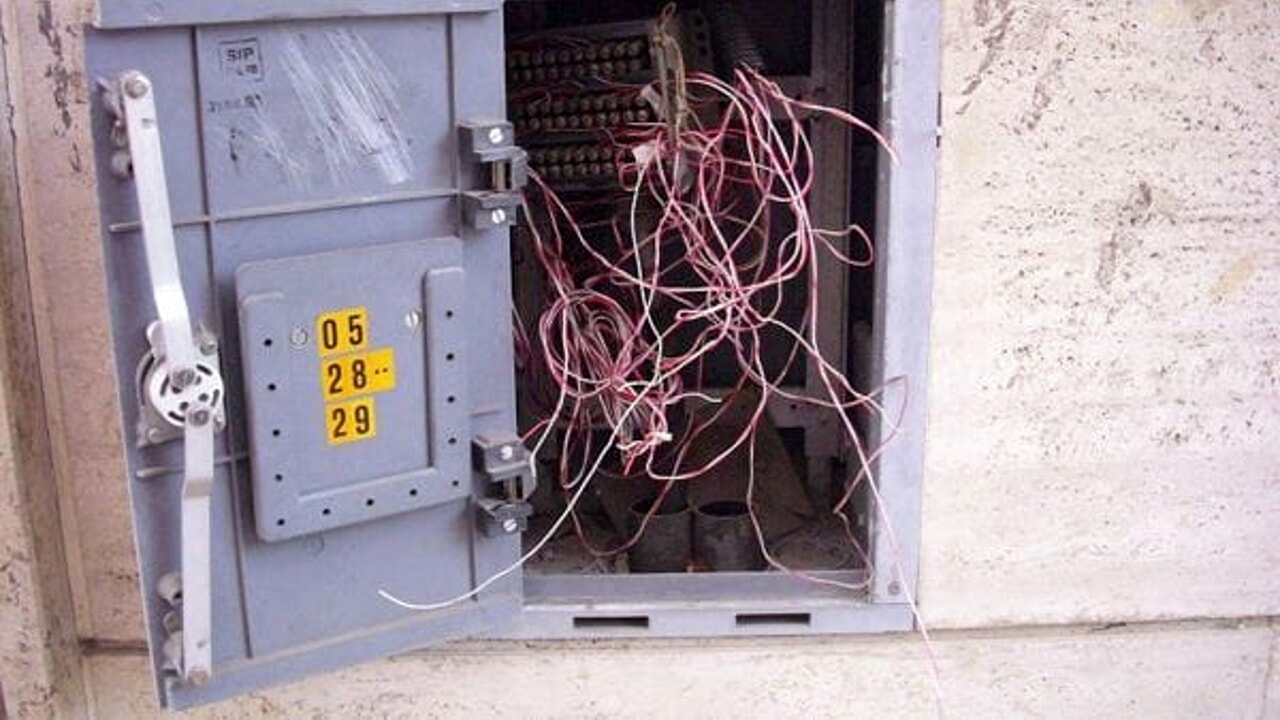 pontecagnano danneggiati fili cabina telecom