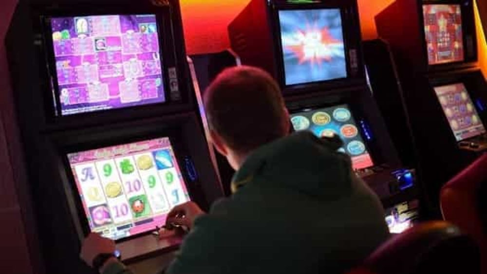scassinate slot machine bar salerno