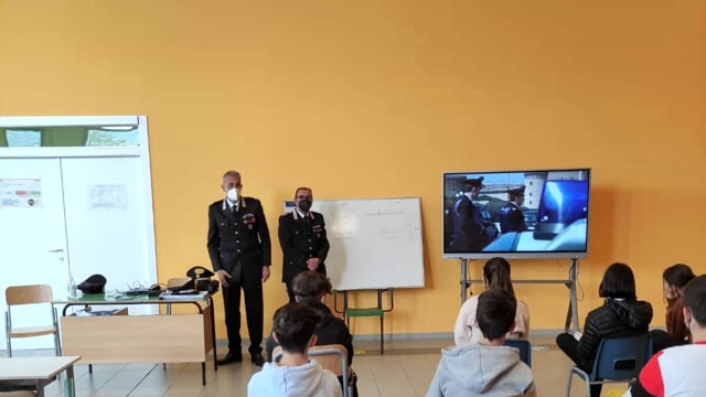 battipaglia carabinieri incontrano studenti cultura legalità