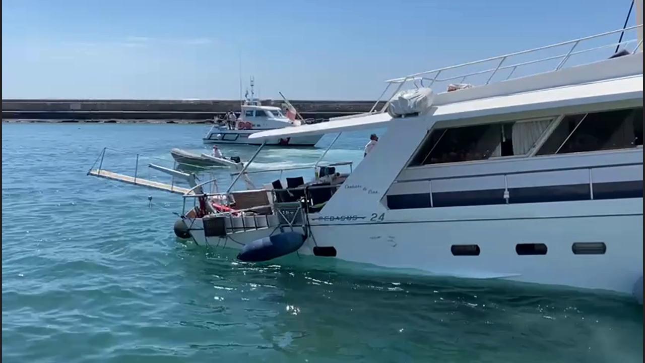 camerota yacht rischia affondare oggi 14 agosto