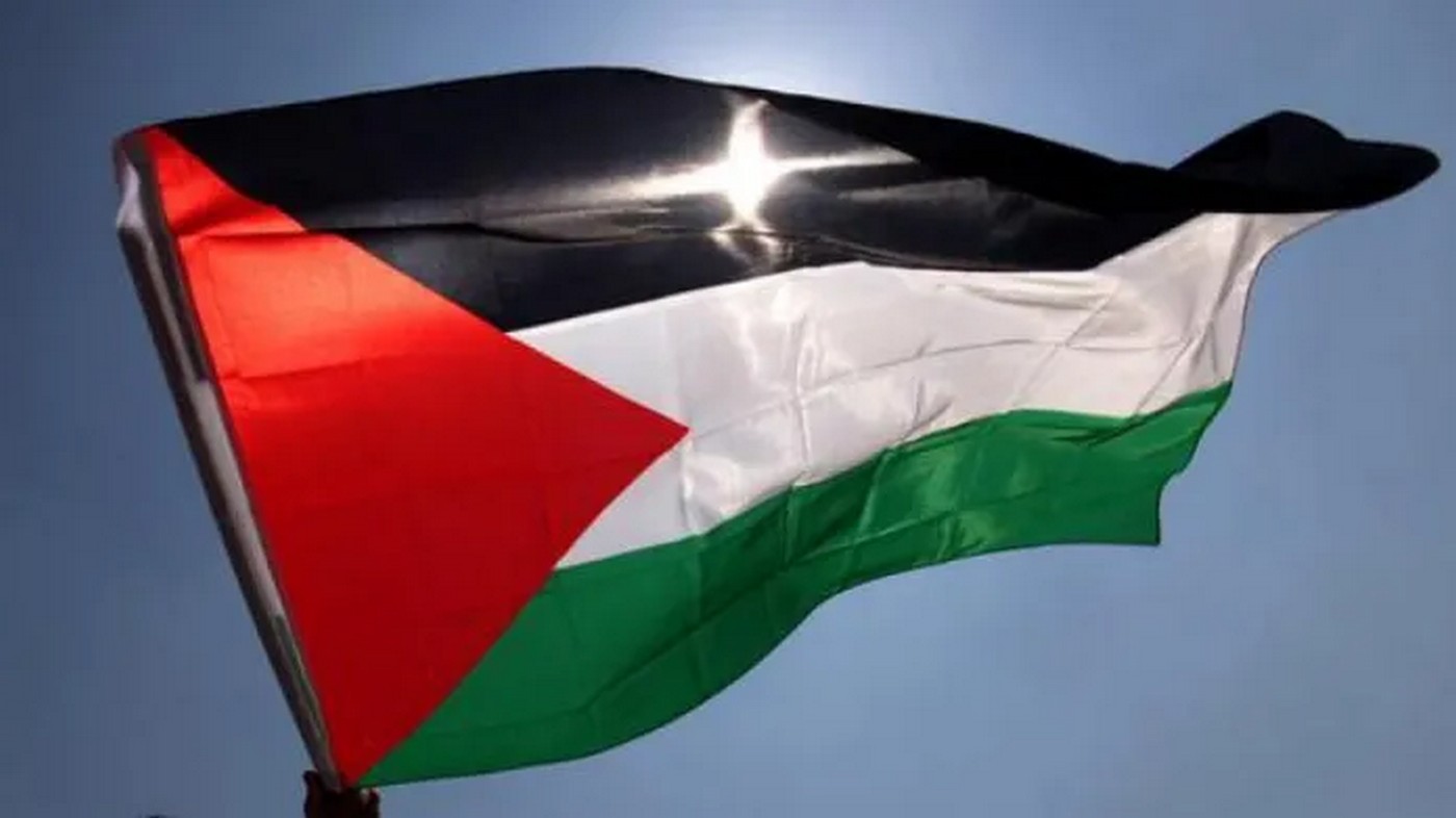 salerno-bandiera-palestina-duomo