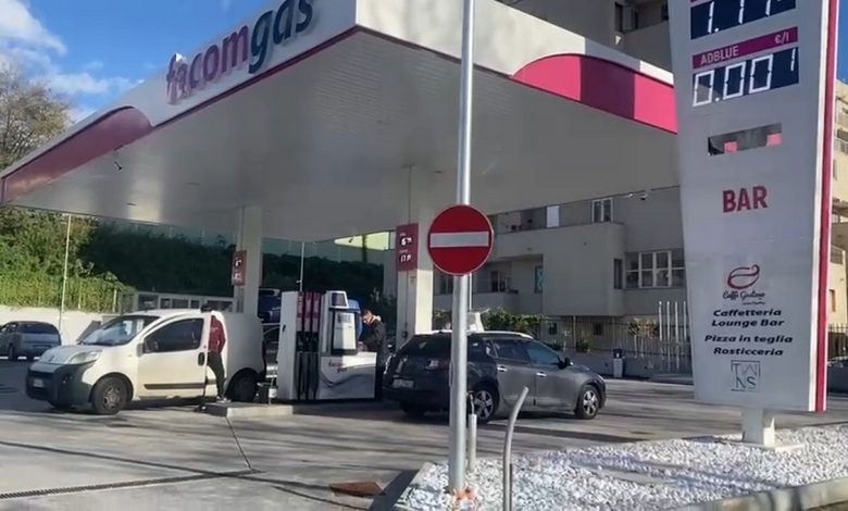 Salerno rapina distributore benzina