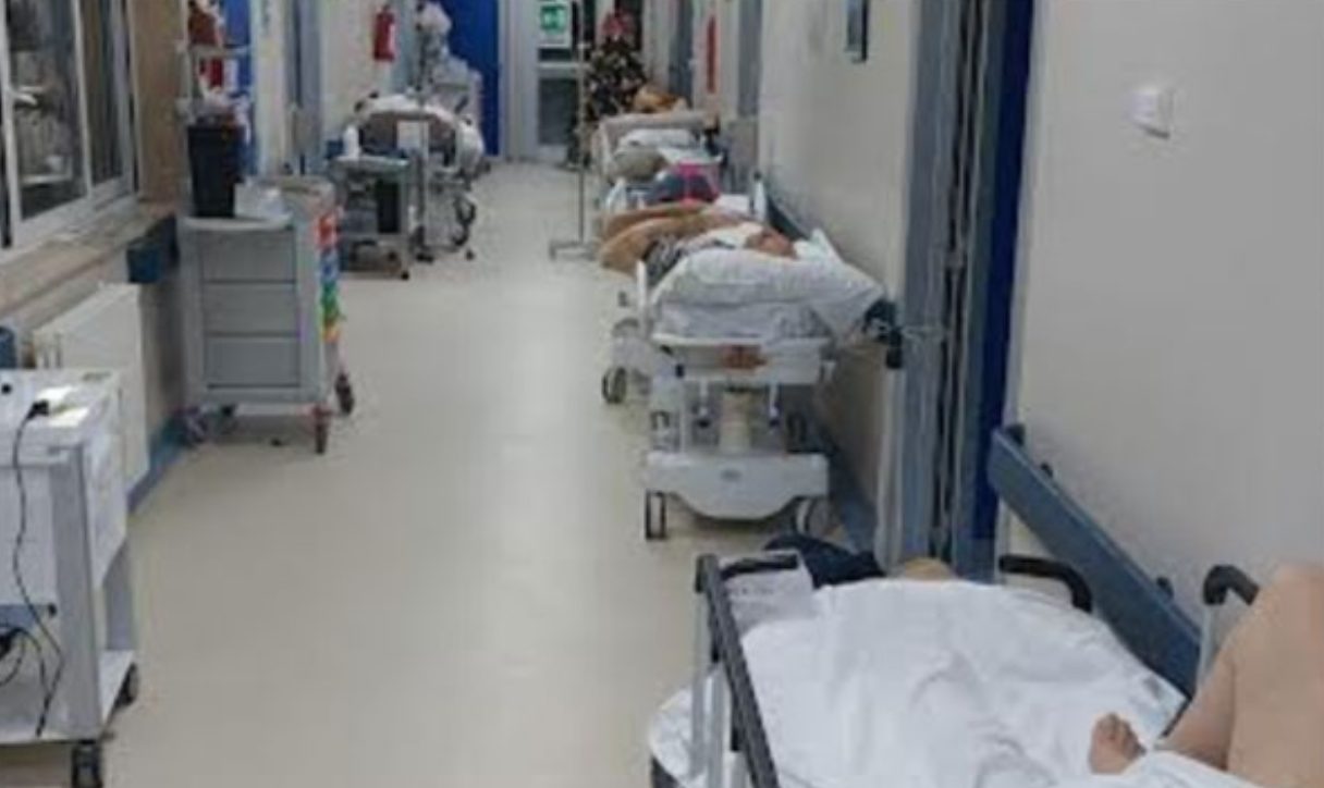 Ospedale Eboli mancano posti letto
