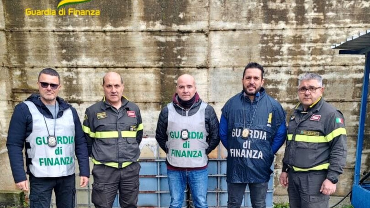 Salerno donati gasolio Vigili del Fuoco