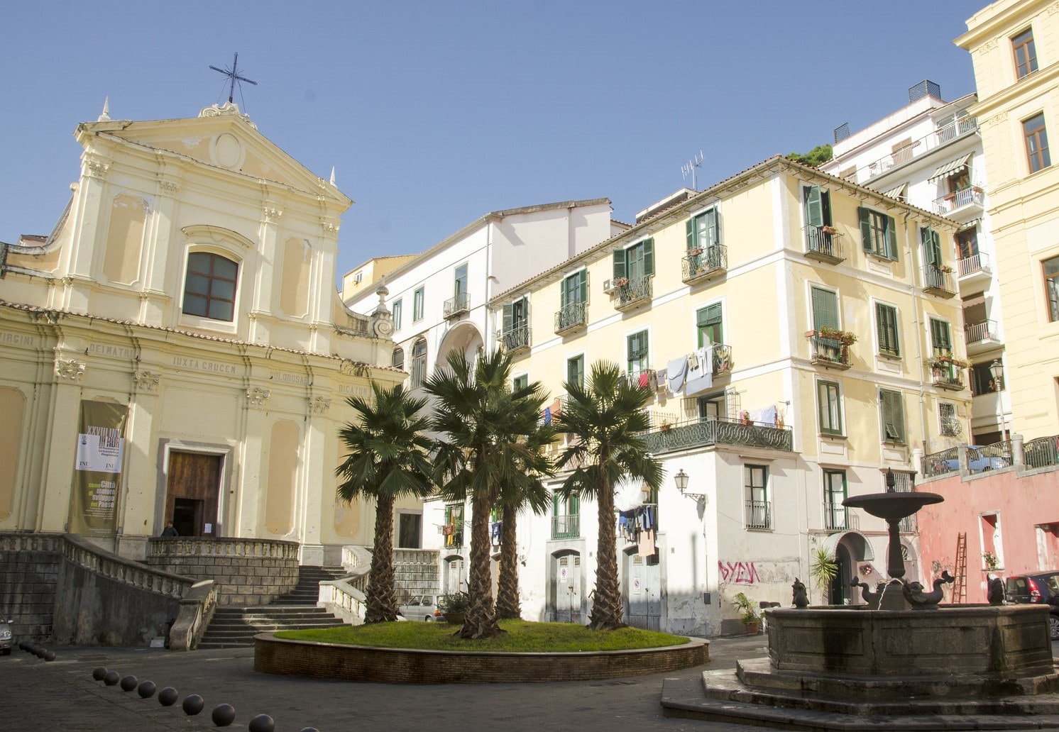 Salerno, imbrattata la chiesa di Santa Sofia: denunciata una 14enne