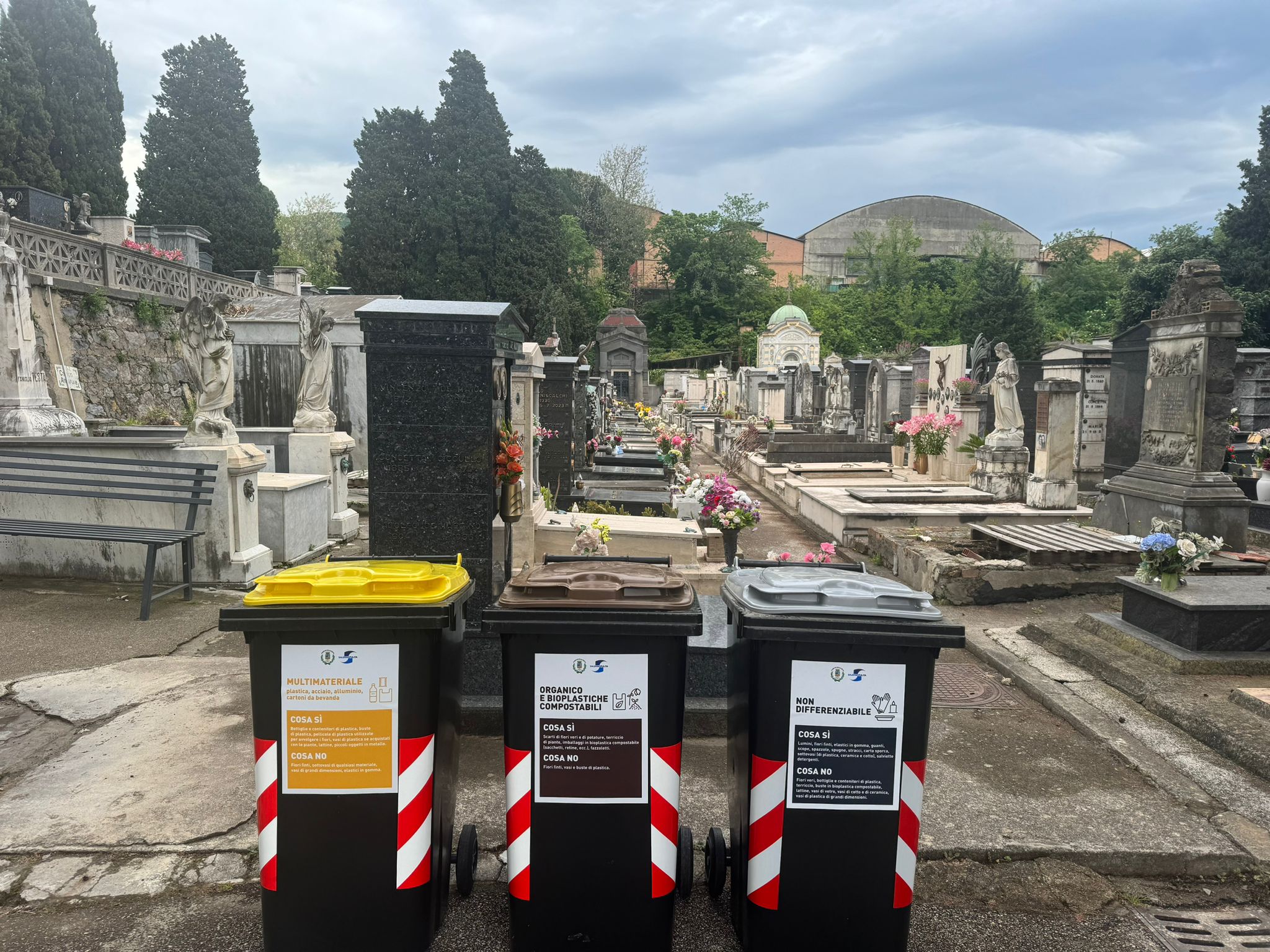 Salerno rivoluzione raccolta differenziata cimitero