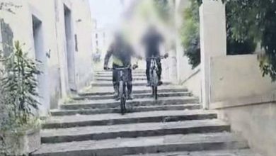 Salerno sfrecciano bici centro storico