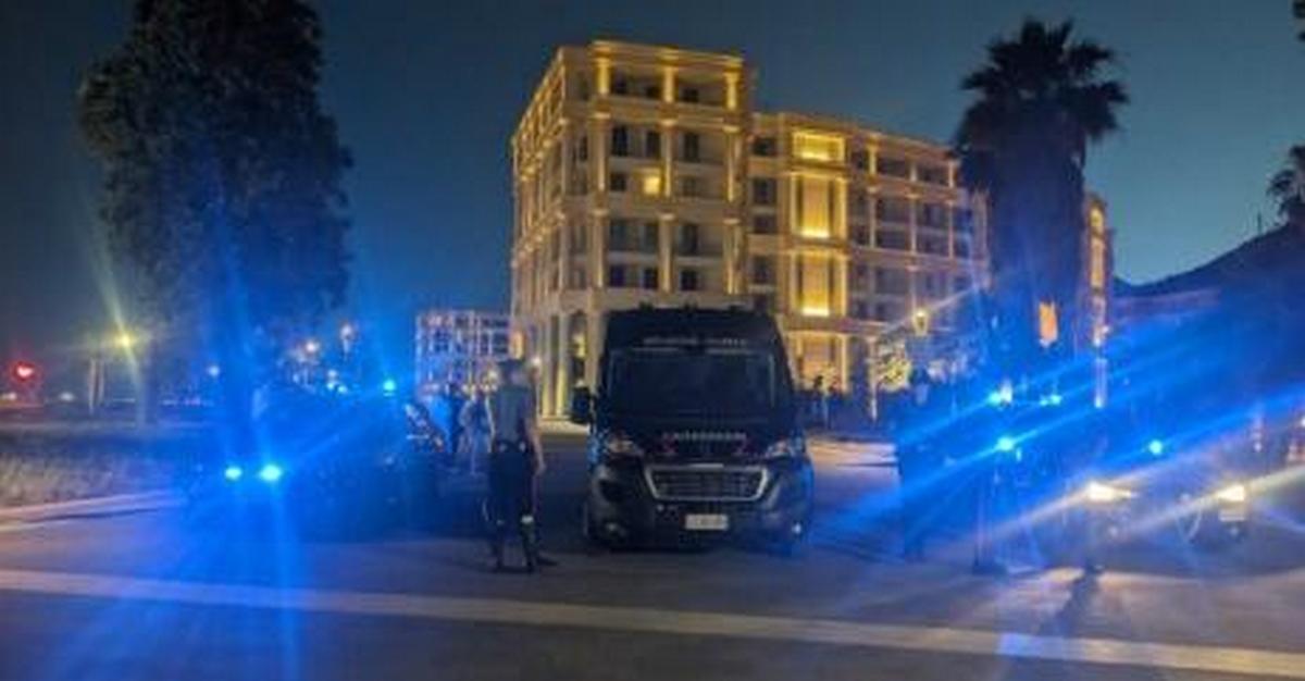 Salerno, i carabinieri intensificano i controlli: stazione mobile in Piazza della Libertà
